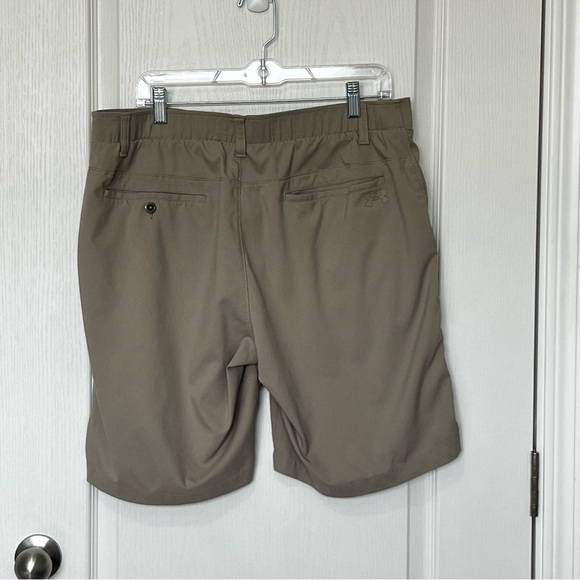 Under Armour Men’s 10” Shorts Khaki Tan Golf Outdoor Size 38 - Picture 2 of 8